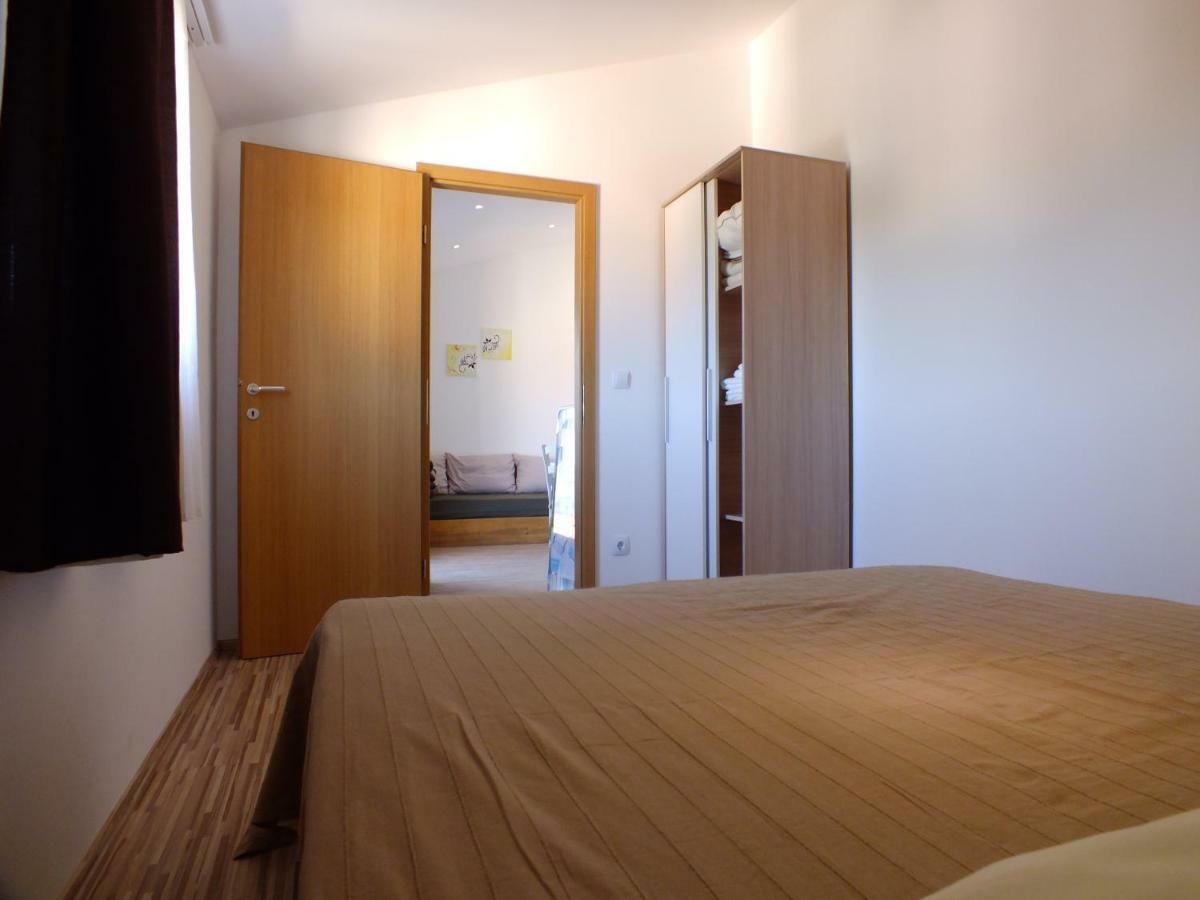 Apartmani Barisic Brodarica  Buitenkant foto