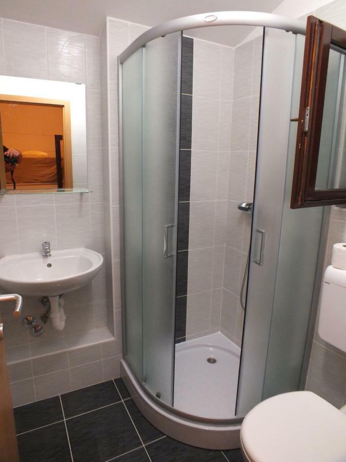 Apartmani Barisic Brodarica  Buitenkant foto