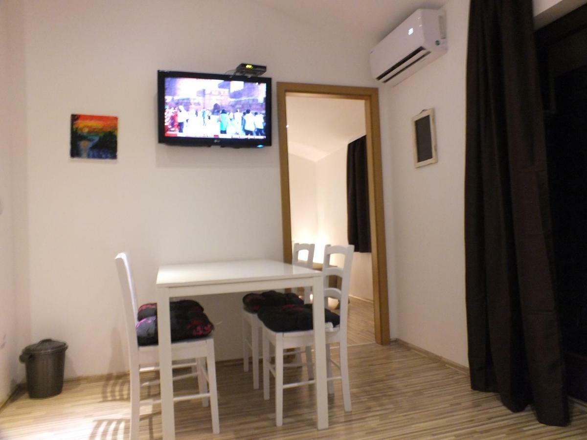 Apartmani Barisic Brodarica  Buitenkant foto