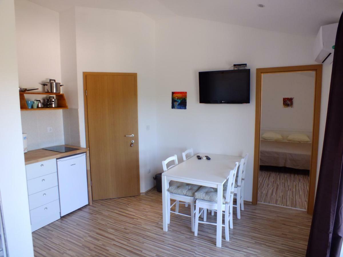 Apartmani Barisic Brodarica  Buitenkant foto