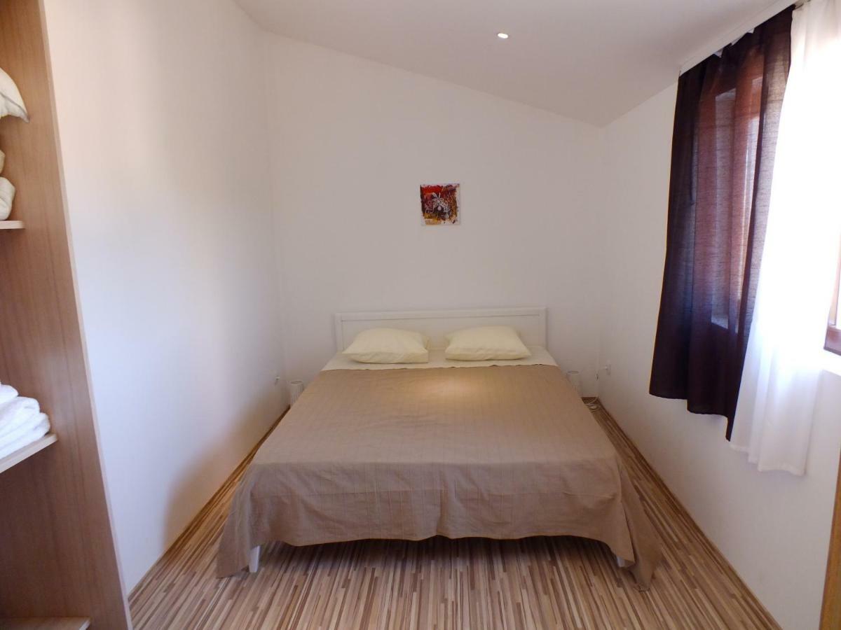 Apartmani Barisic Brodarica  Buitenkant foto